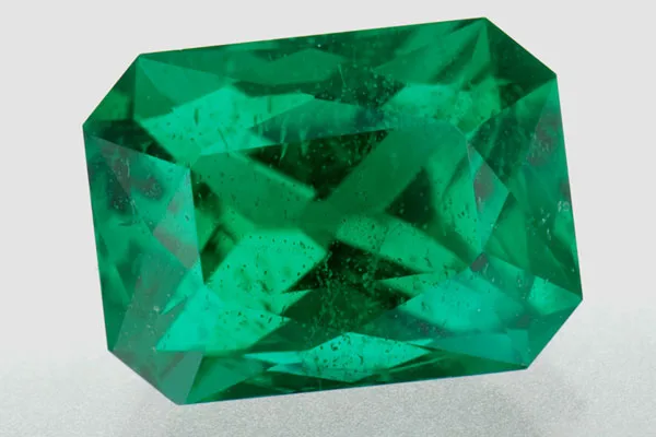 The Gem Guide: Buying an Emerald