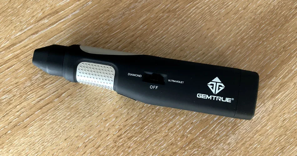 An electronic Diamond tester