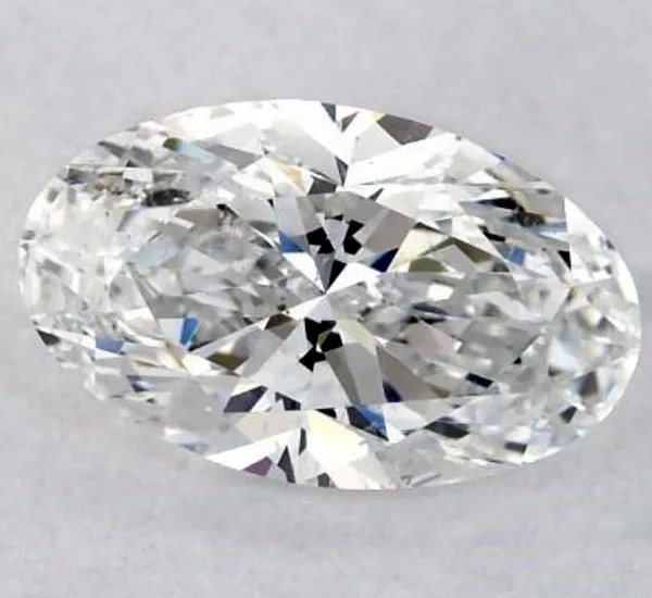 Subtle bow tie effect in a Diamond with a 1.65 length to width ratio