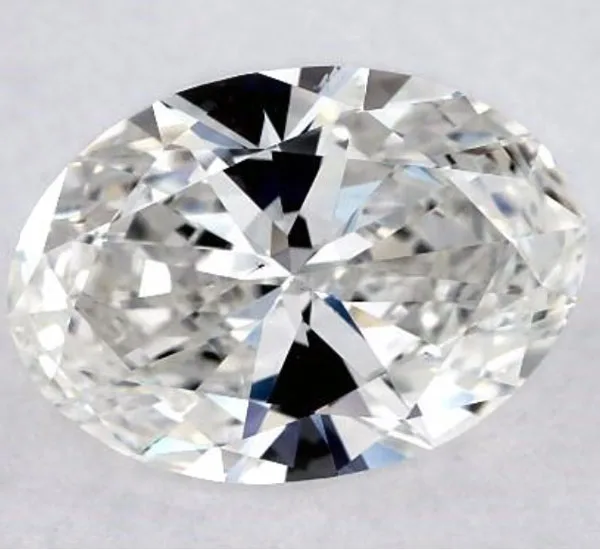 Oval Cut diamond with bow tie effect